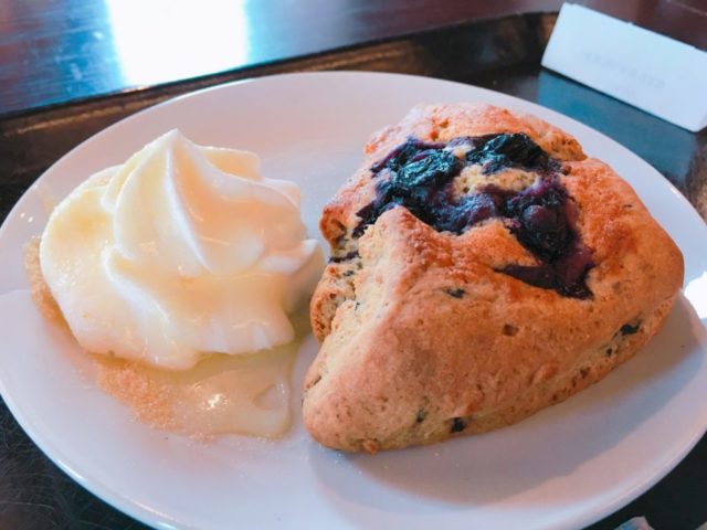 スタバのスコーンを10倍おいしく食べるカスタムを紹介！カロリーなどの情報も