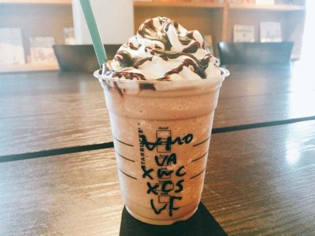 スタバのカスタマイズ【バレンシアシロップ】相性の良いドリンクは?