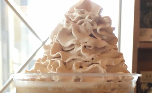 コーヒークリームラテのカスタムと再現方法、カロリーを紹介