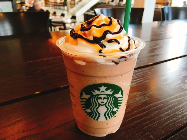 【バニラクリームフラペチーノ】おすすめカスタム15選とカロリー、糖質を紹介