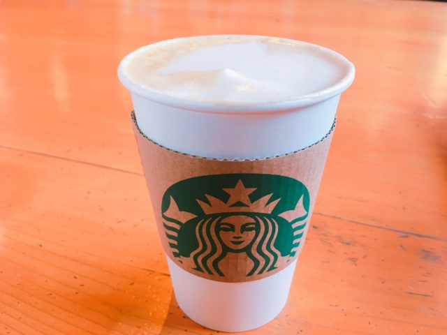 【スタバ】カモミールティーラテのカスタムとカロリー糖質・カフェインを紹介