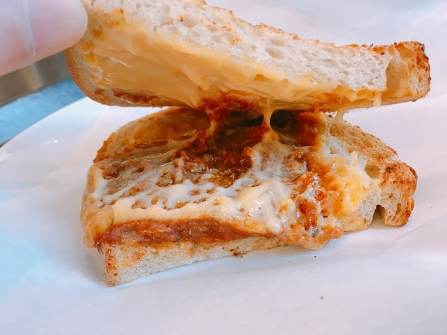 スタバ【ホットサンドミートソース】カロリーや感想｜カリカリ食感のパンとまろやかなチーズがマッチしたフード
