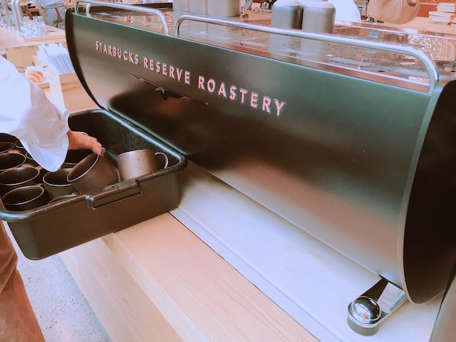 スターバックスリザーブロースタリー東京へ行って、ドリンクやフードを楽しんできました