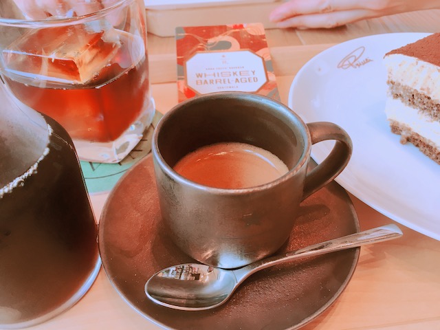 スターバックスリザーブロースタリー東京へ行って、ドリンクやフードを楽しんできました