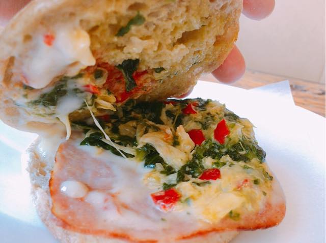 スタバ【ほうれん草エッグ＆ソーセージイングリッシュマフィン】カロリーや感想