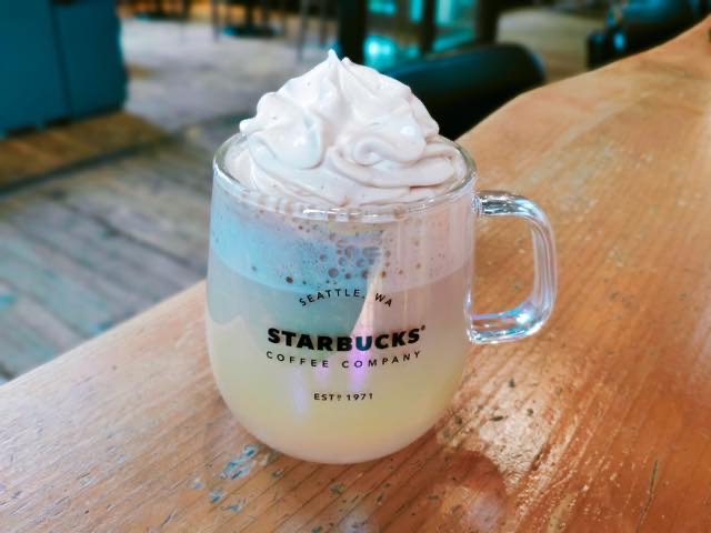 【スタバ】コーヒークリームホワイトモカのカスタムと再現方法、カロリーを紹介