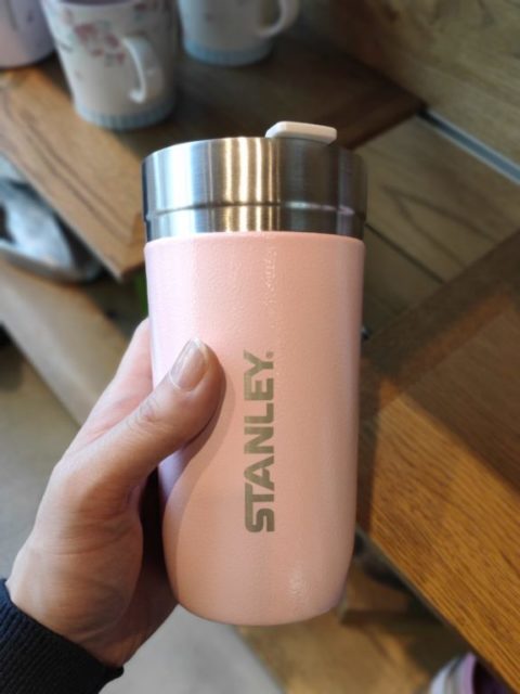 スタバ新作グッズのSTANLEY桜ピンクタンブラー3/5登場