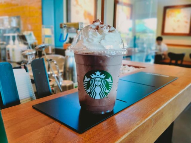 スタバ新作チョコレートティーケーキフラペチーノ