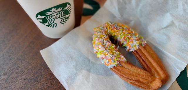 【スタバフード】クリスピーストロベリーチュロの感想・カロリー・糖質