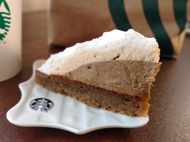 【スタバフード】ほうじ茶＆キャラメルのムースケーキの感想・カロリー・糖質