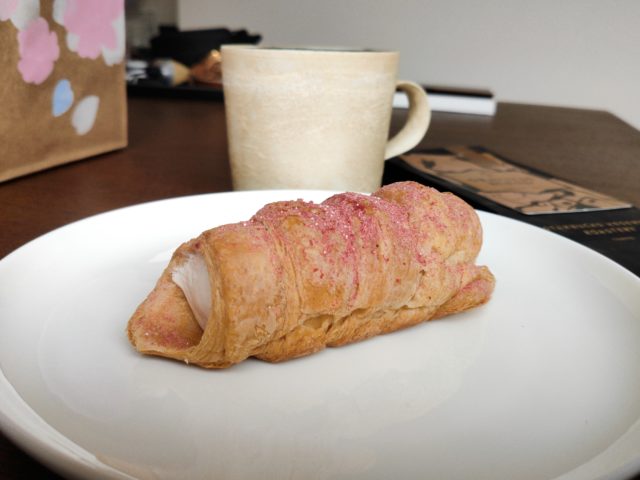 ロールパイ ストロベリーオレ