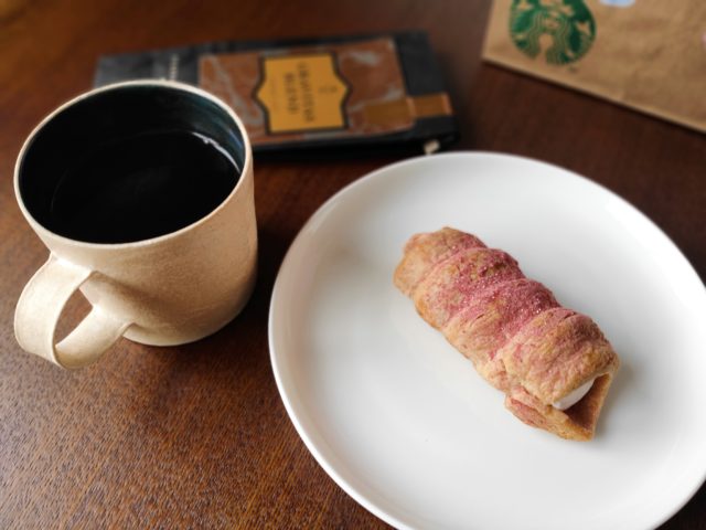 ロールパイ ストロベリーオレ