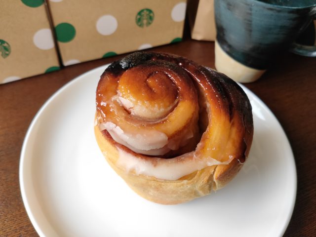 スタバのシナモンロールをレビュー！感想・カロリー・糖質を紹介
