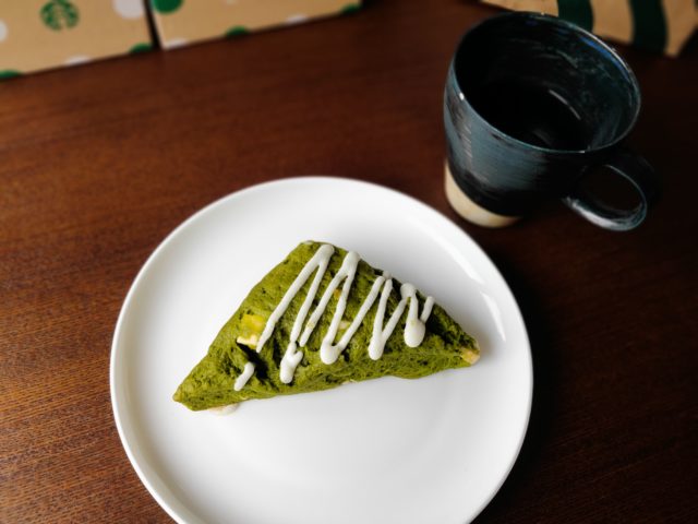 【スタバフード】抹茶ホワイトチョコスコーンの感想・カロリー・糖質を紹介！